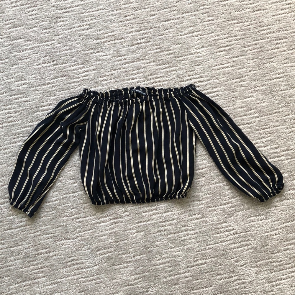 Off-the-shoulder Top